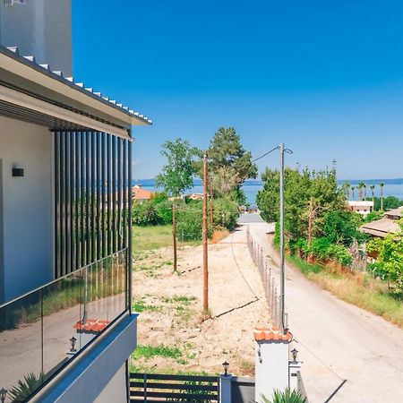 Artemida Suites Hanioti Bagian luar foto