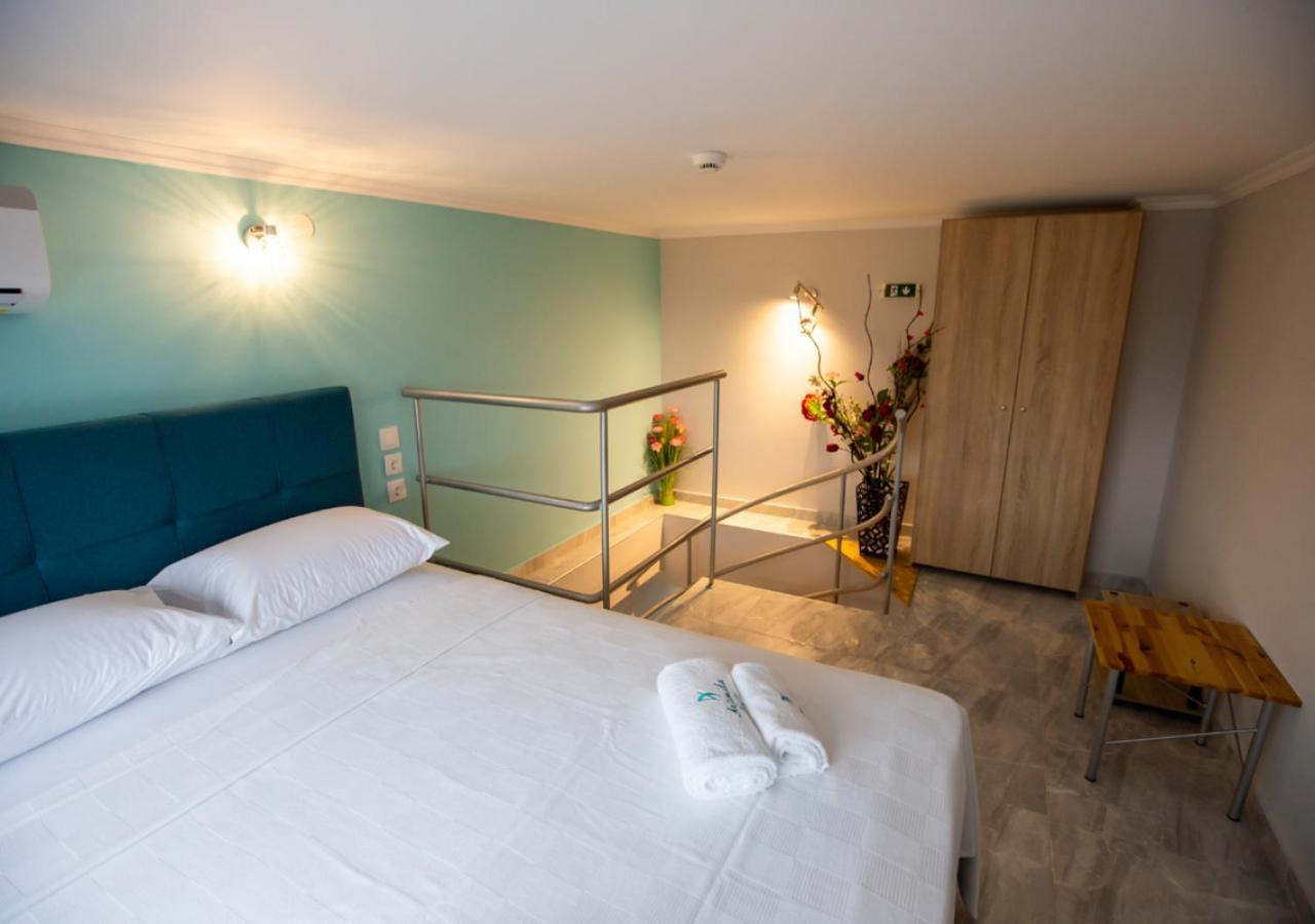 Artemida Suites Hanioti Bagian luar foto