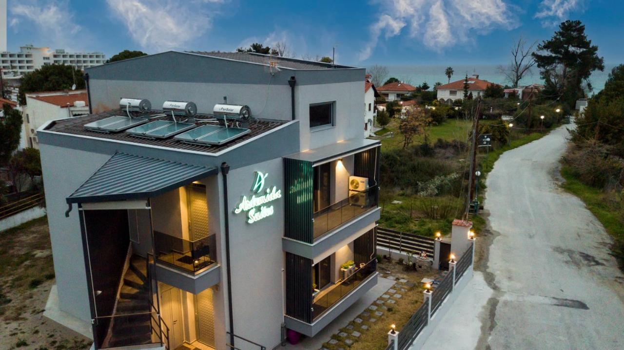 Artemida Suites Hanioti Bagian luar foto