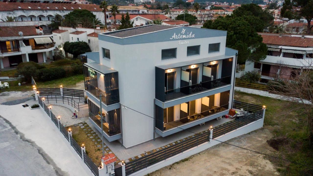 Artemida Suites Hanioti Bagian luar foto